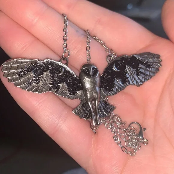 🦉 Retro Grunge Owl Moon Sky Necklace 🦉 - Picture 4 of 6